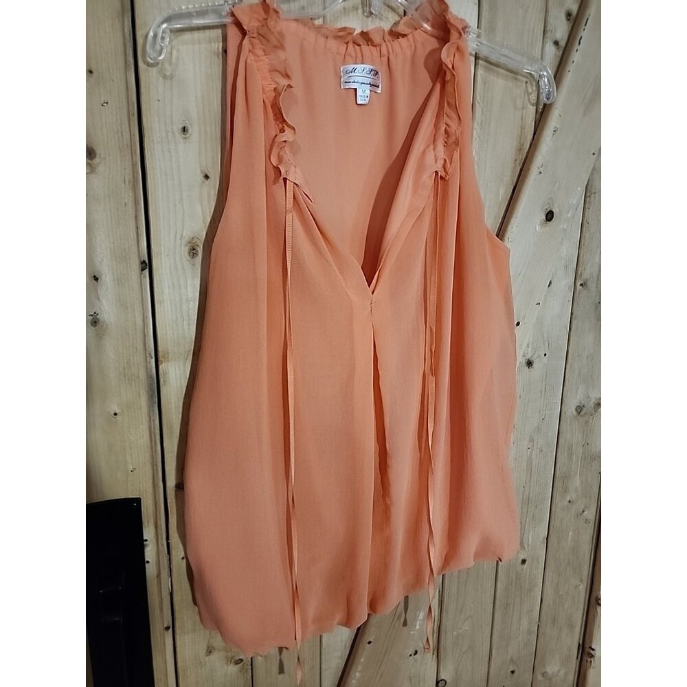 Sleeveless Ruffled Top Sz M Orange Flowy Keyhole Cleavage stretch Bottom Band